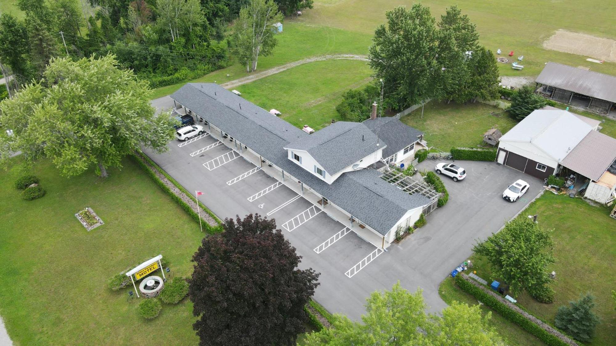 Stone Fountain Motel Fenelon Falls Exterior foto