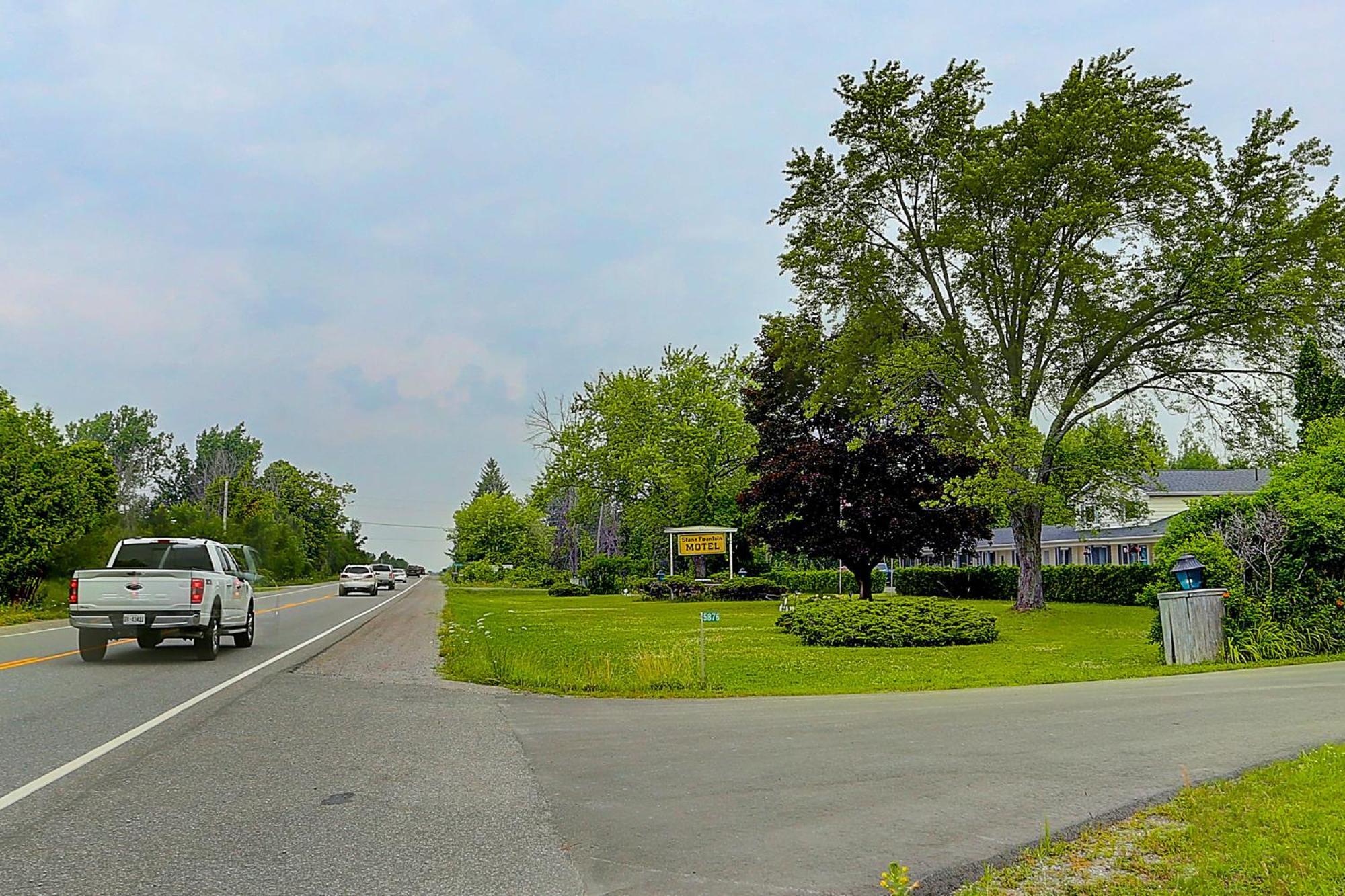 Stone Fountain Motel Fenelon Falls Exterior foto